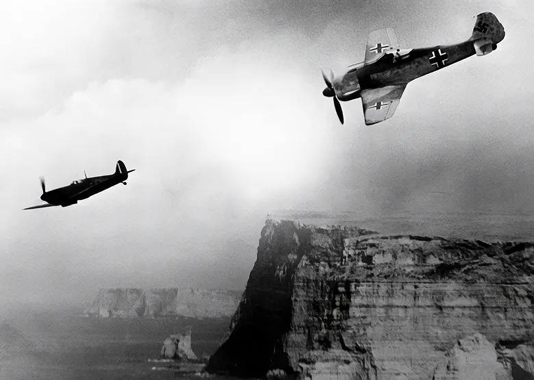 German Focke-Wulf 190 vs British Spitfire