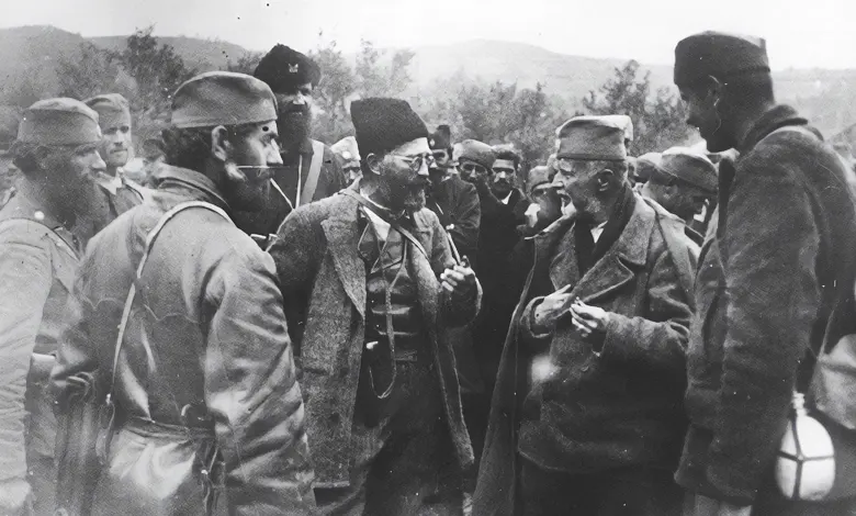 Draža Mihailović confers with his men, 1943