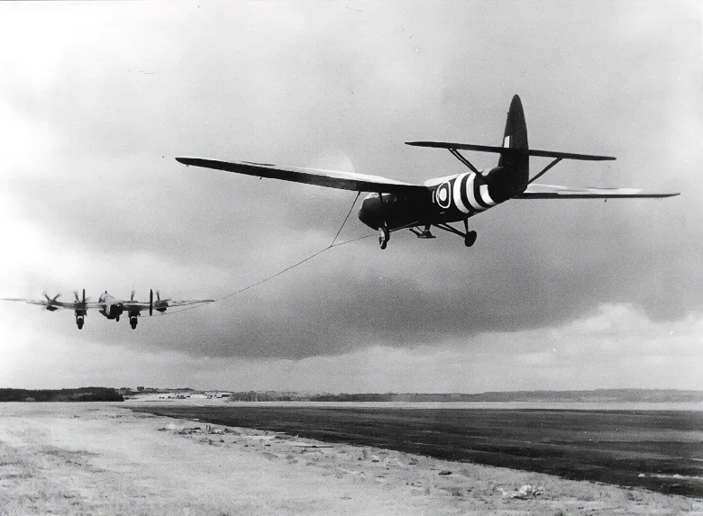 Glider towed by Halifax bomber